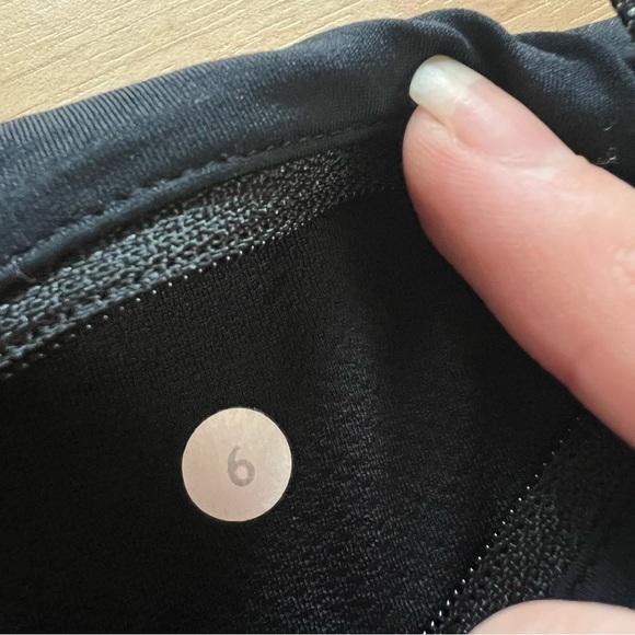 LULULEMON Speed Up Shorts‎ 3” In Pretty Palm Black Angel Wing Black Size 6 - Picture 6 of 10
